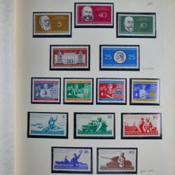 Collection timbres d'Allemagne de l'Est 1950-1978 neufs** en 2 albums.