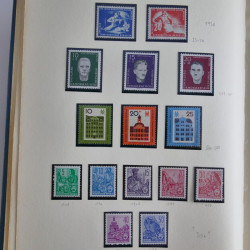 Collection timbres d'Allemagne de l'Est 1950-1978 neufs** en 2 albums.