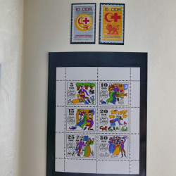 Collection timbres d'Allemagne de l'Est 1950-1978 neufs** en 2 albums.