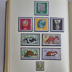 Collection timbres d'Allemagne de l'Est 1950-1978 neufs** en 2 albums.