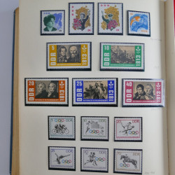 Collection timbres d'Allemagne de l'Est 1950-1978 neufs** en 2 albums.