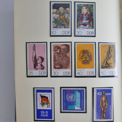 Collection timbres d'Allemagne de l'Est 1950-1978 neufs** en 2 albums.