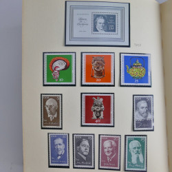Collection timbres d'Allemagne de l'Est 1950-1978 neufs** en 2 albums.