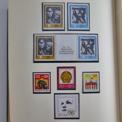 Collection timbres d'Allemagne de l'Est 1950-1978 neufs** en 2 albums.