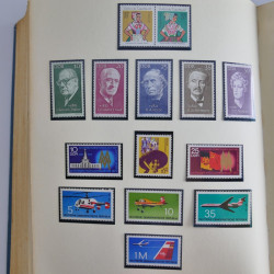 Collection timbres d'Allemagne de l'Est 1950-1978 neufs** en 2 albums.