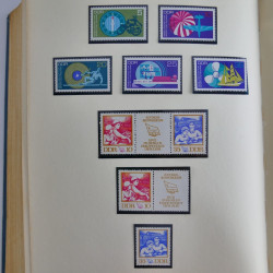Collection timbres d'Allemagne de l'Est 1950-1978 neufs** en 2 albums.