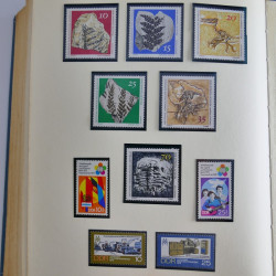 Collection timbres d'Allemagne de l'Est 1950-1978 neufs** en 2 albums.