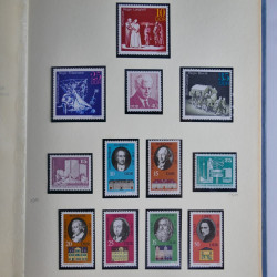 Collection timbres d'Allemagne de l'Est 1950-1978 neufs** en 2 albums.