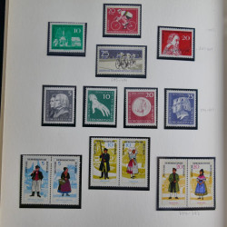 Collection timbres d'Allemagne de l'Est 1950-1978 neufs** en 2 albums.
