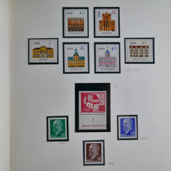 Collection timbres d'Allemagne de l'Est 1950-1978 neufs** en 2 albums.