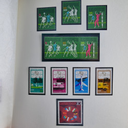 Collection timbres d'Allemagne de l'Est 1950-1978 neufs** en 2 albums.