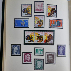 Collection timbres d'Allemagne de l'Est 1950-1978 neufs** en 2 albums.