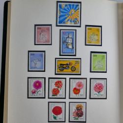 Collection timbres d'Allemagne de l'Est 1950-1978 neufs** en 2 albums.