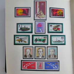 Collection timbres d'Allemagne de l'Est 1950-1978 neufs** en 2 albums.