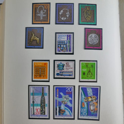 Collection timbres d'Allemagne de l'Est 1950-1978 neufs** en 2 albums.