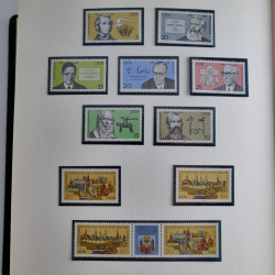 Collection timbres d'Allemagne de l'Est 1950-1978 neufs** en 2 albums.