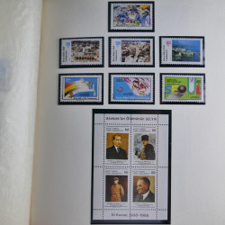 Collection timbres de Chypre Turc 1976-2006 neufs** en 2 albums.