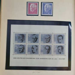 Collection timbres d'Allemagne Fédérale 1958-2002 neufs** en 3 albums.