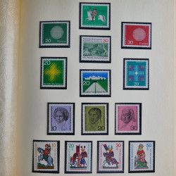 Collection timbres d'Allemagne Fédérale 1958-2002 neufs** en 3 albums.