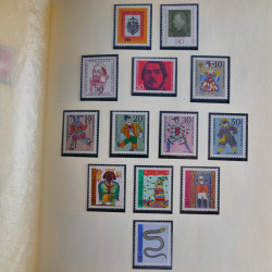 Collection timbres d'Allemagne Fédérale 1958-2002 neufs** en 3 albums.