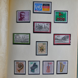 Collection timbres d'Allemagne Fédérale 1958-2002 neufs** en 3 albums.