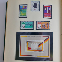 Collection timbres d'Allemagne Fédérale 1958-2002 neufs** en 3 albums.