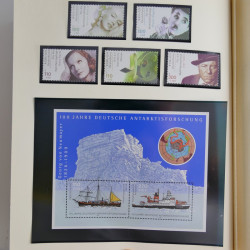 Collection timbres d'Allemagne et Berlin 1969-2004 neuf** en 2 albums.