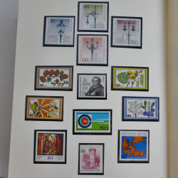 Collection timbres d'Allemagne et Berlin 1969-2004 neuf** en 2 albums.