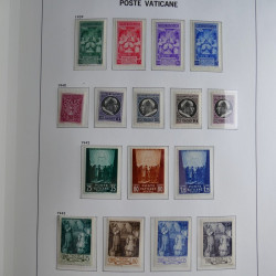 Collection timbres du Vatican 1852-2011 neufs** en 3 albums DAVO.