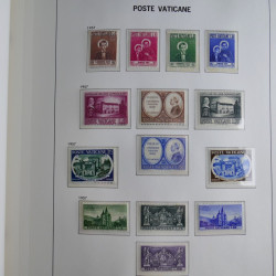 Collection timbres du Vatican 1852-2011 neufs** en 3 albums DAVO.
