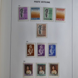 Collection timbres du Vatican 1852-2011 neufs** en 3 albums DAVO.