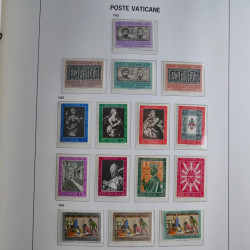 Collection timbres du Vatican 1852-2011 neufs** en 3 albums DAVO.