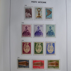 Collection timbres du Vatican 1852-2011 neufs** en 3 albums DAVO.