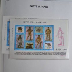 Collection timbres du Vatican 1852-2011 neufs** en 3 albums DAVO.