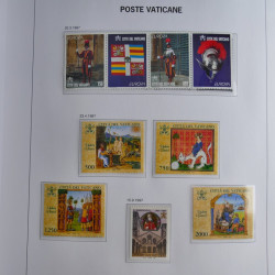Collection timbres du Vatican 1852-2011 neufs** en 3 albums DAVO.