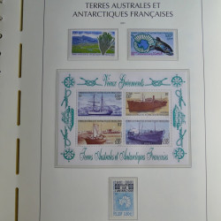 Collection timbres de T.A.A.F. 2000-2009 neufs** complet en un album.