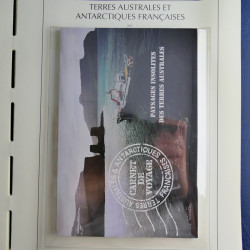 Collection timbres de T.A.A.F. 2000-2009 neufs** complet en un album.