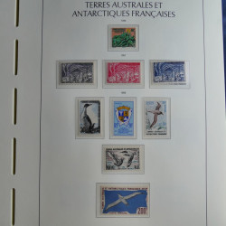 Collection timbres de T.A.A.F. 1955-1999 neufs** complet en un album.