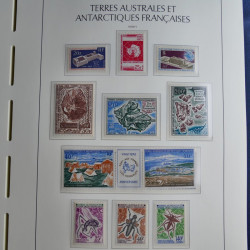 Collection timbres de T.A.A.F. 1955-1999 neufs** complet en un album.