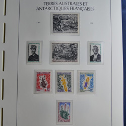 Collection timbres de T.A.A.F. 1955-1999 neufs** complet en un album.