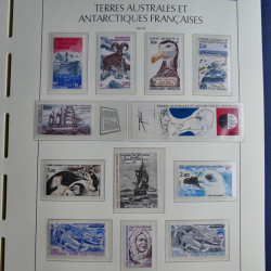 Collection timbres de T.A.A.F. 1955-1999 neufs** complet en un album.