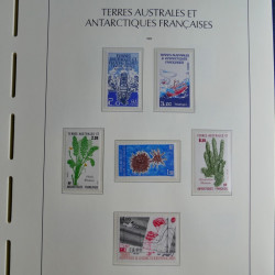 Collection timbres de T.A.A.F. 1955-1999 neufs** complet en un album.