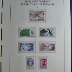 Collection timbres de T.A.A.F. 1955-1999 neufs** complet en un album.