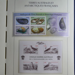 Collection timbres de T.A.A.F. 2010-2019 neufs** complet en un album.