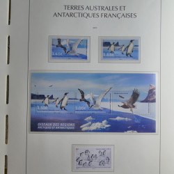 Collection timbres de T.A.A.F. 2010-2019 neufs** complet en un album.