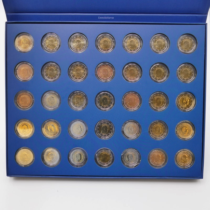 Lot de 35 monnaies 2 euros Monaco Albert II émises entre 2011-2024.