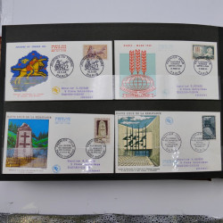 Collection enveloppes premier jour d'émission de France 1960-1978 en 5 albums.
