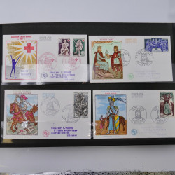Collection enveloppes premier jour d'émission de France 1960-1978 en 5 albums.