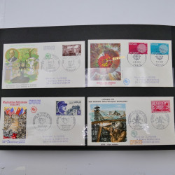 Collection enveloppes premier jour d'émission de France 1960-1978 en 5 albums.