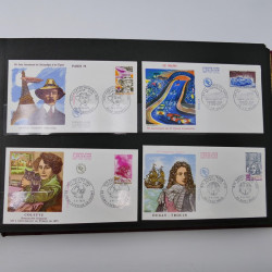 Collection enveloppes premier jour d'émission de France 1960-1978 en 5 albums.
